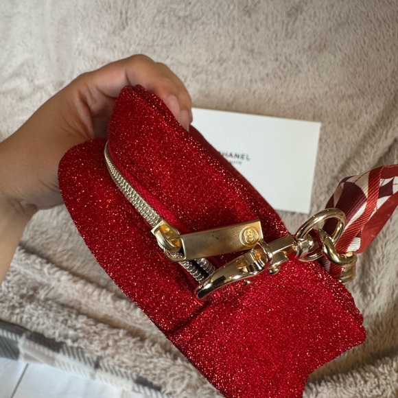 Chanel GWP Pouch Red Upscaled with Chain Shoulder Bag - Picture 4 of 4